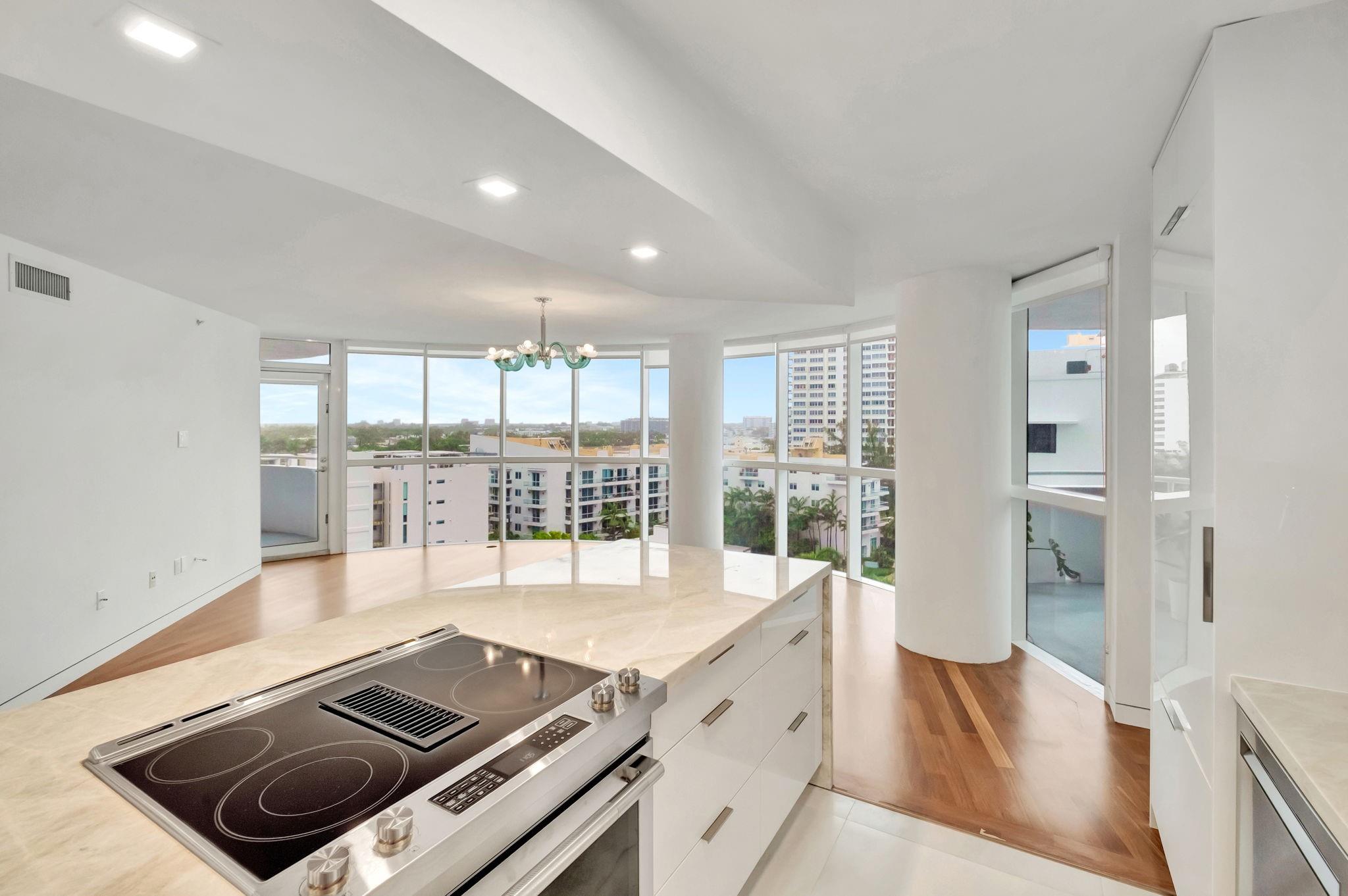 6301 Collins Ave 1007