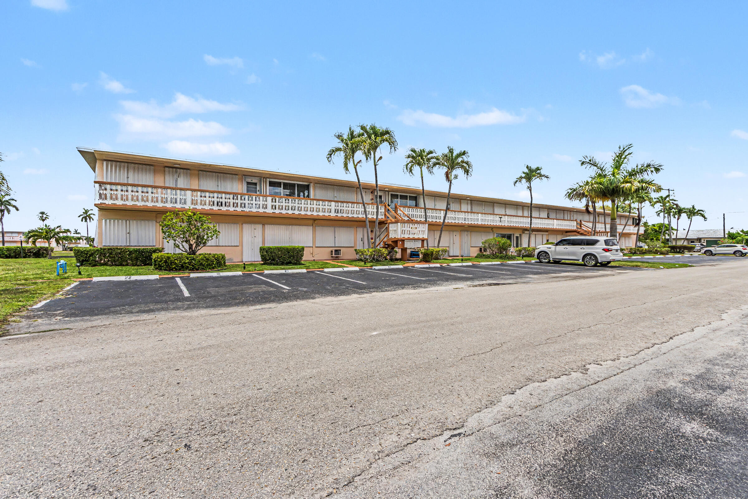 800 SW 10th Terrace T-6