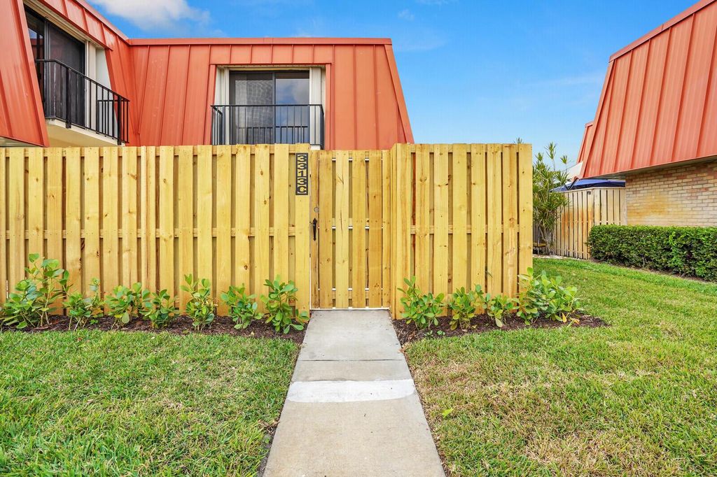 Photo of 3313 Meridian Way N #C, Palm Beach Gardens, FL 33410 (MLS # R11143489)