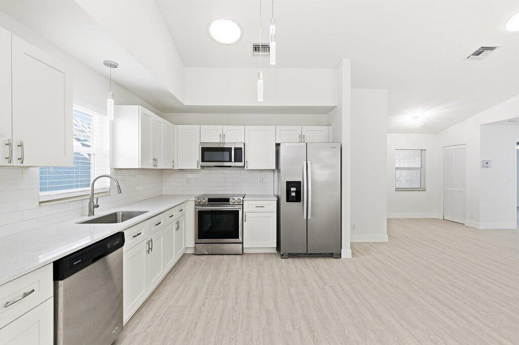 CYPRESS LAKES 9 - Residential