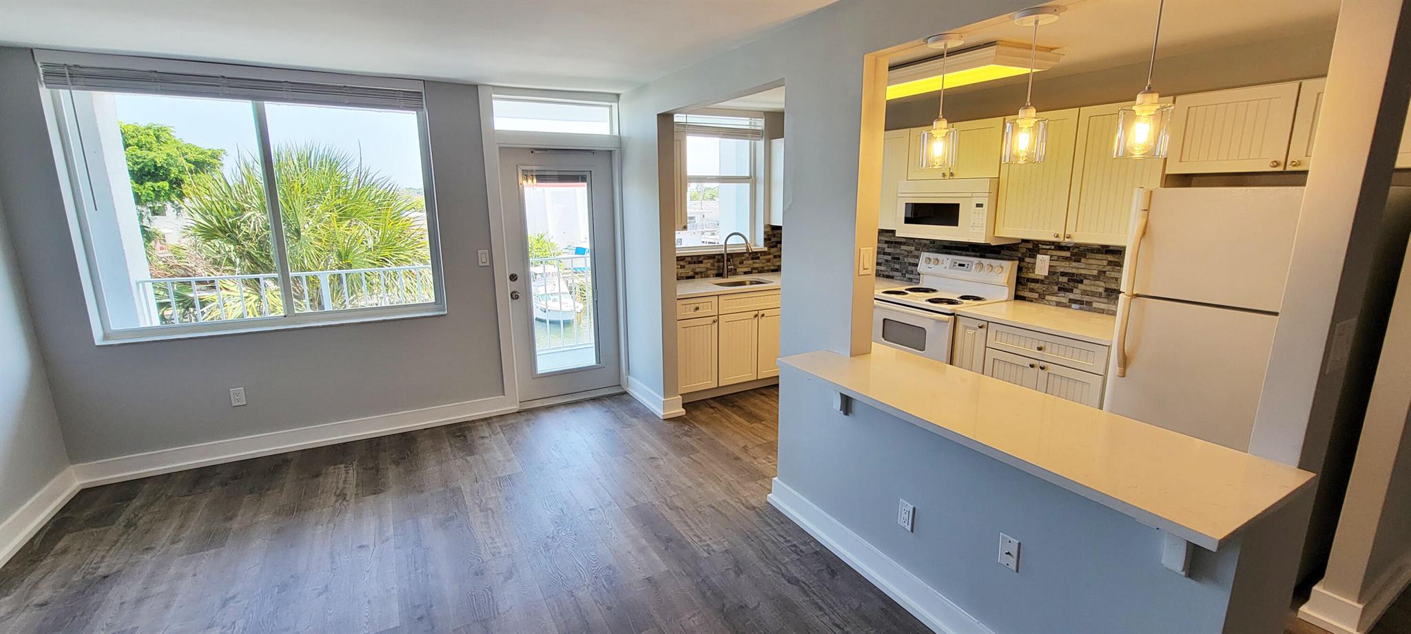 108 Paradise Harbour Boulevard 405