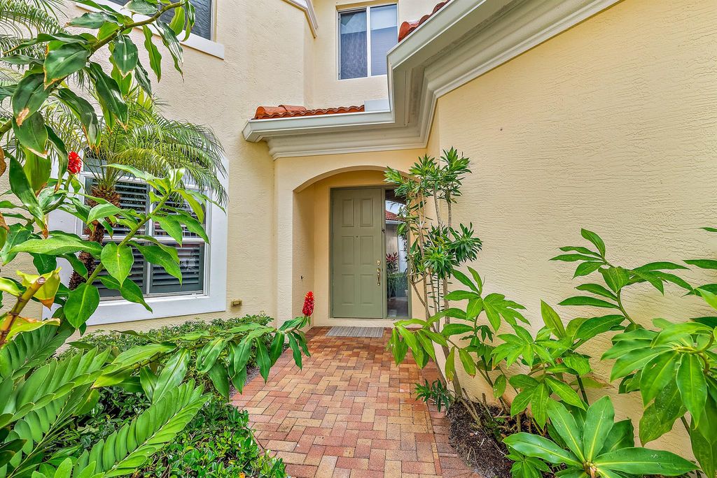 Photo of 125 Palm Bay Terrace #B, Palm Beach Gardens, FL 33418 (MLS # R10911681)