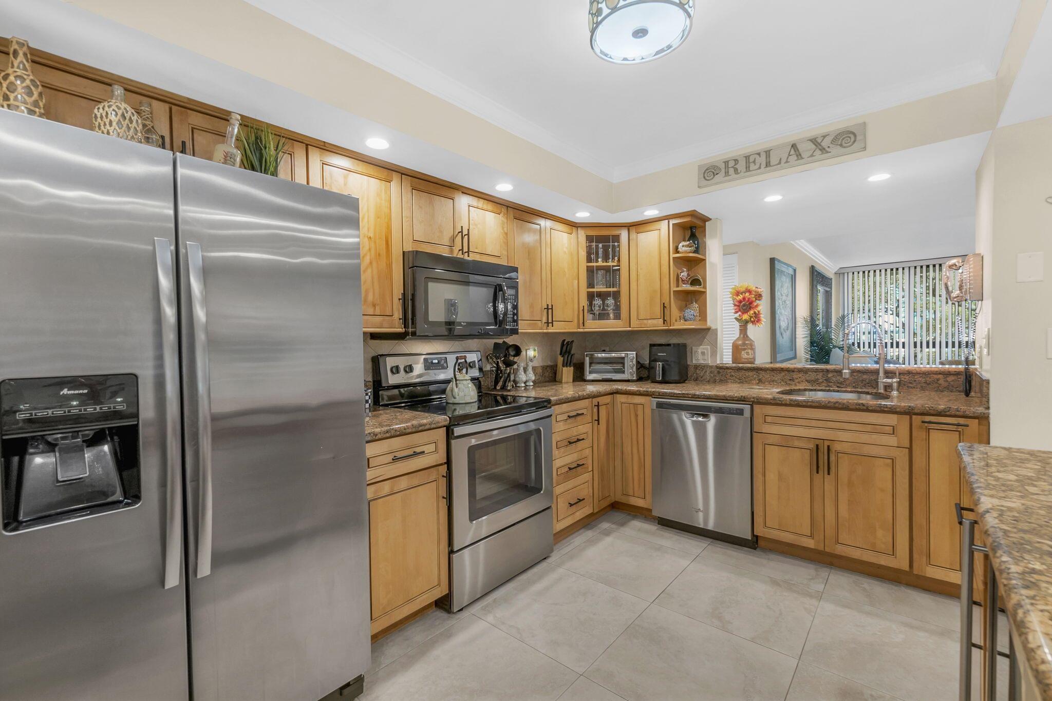 2900 NE 14th St Causeway 203
