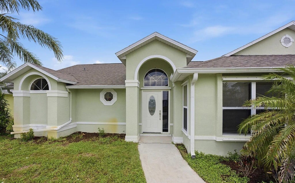 Photo of 107 Keystone Drive, Sebastian, FL 32958 (MLS # B26078357)