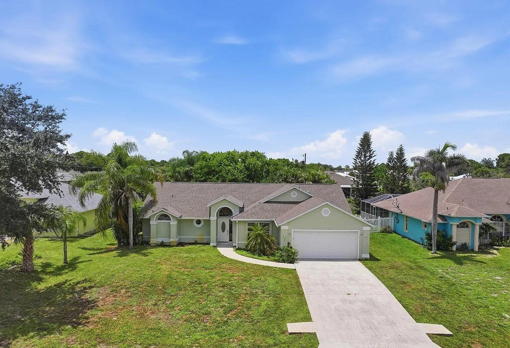 Photo of 107 Keystone Drive, Sebastian, FL 32958 (MLS # B26078357)