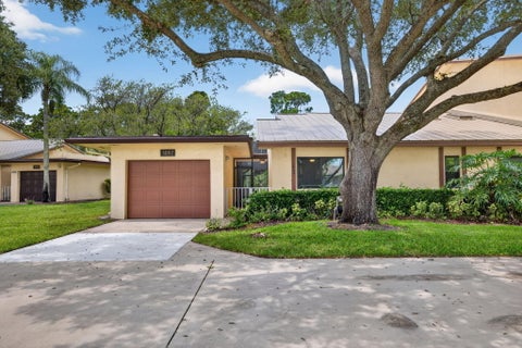 Property photo of 3007 Bent Pine Drive, Fort Pierce, FL 34951