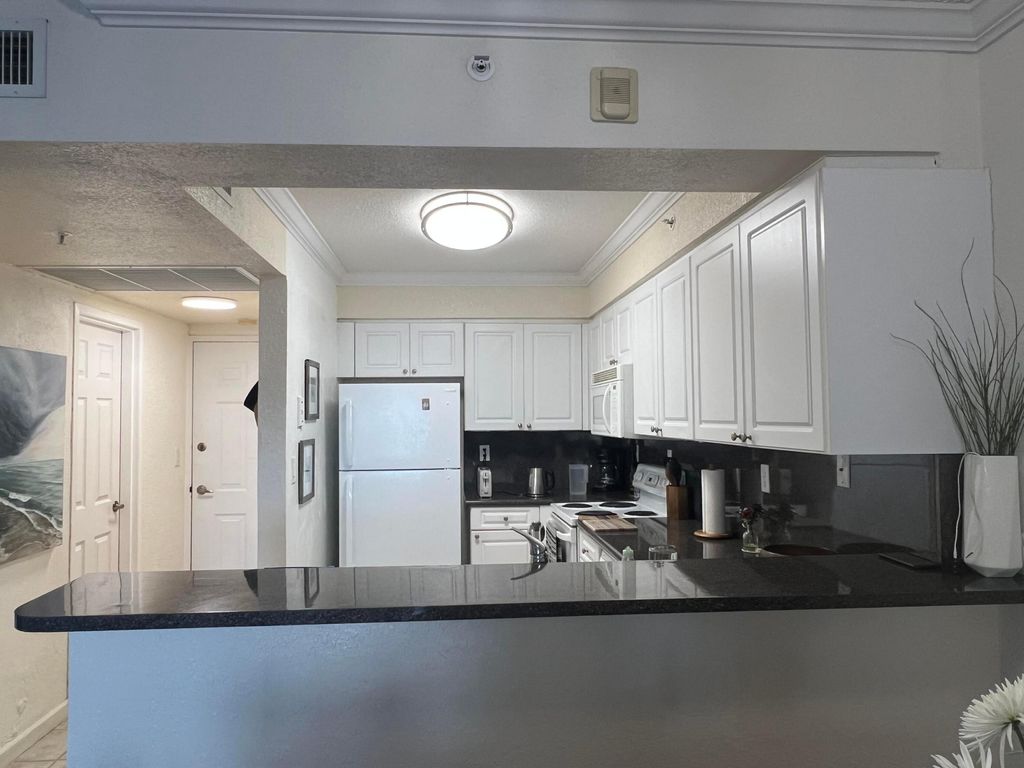 Photo of 2501 S Ocean DR #1232, Hollywood, FL 33019 (MLS # B26031016)
