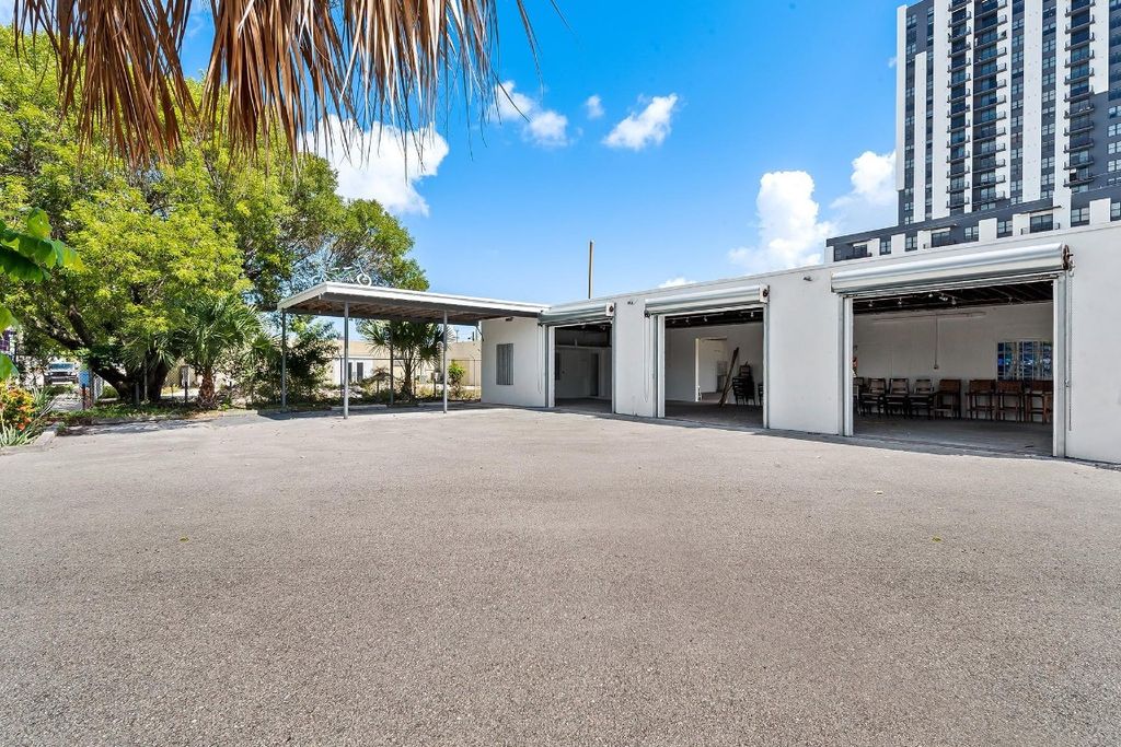 Photo of 804810 NE 4th Avenue #804, 805 &amp; 810, Fort Lauderdale, FL 33304 (MLS # F10500865)