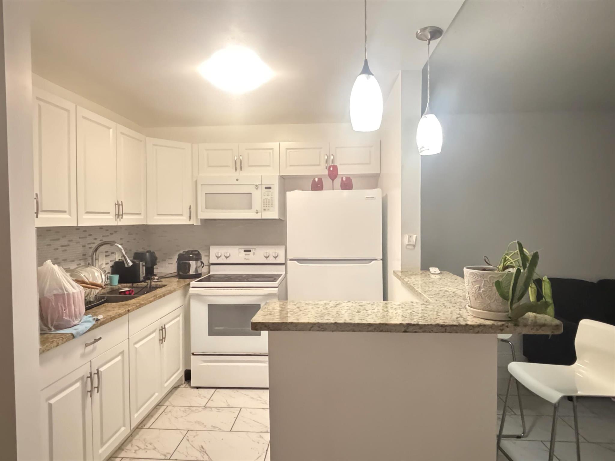 CAMBRIDGE CONDO - Residential