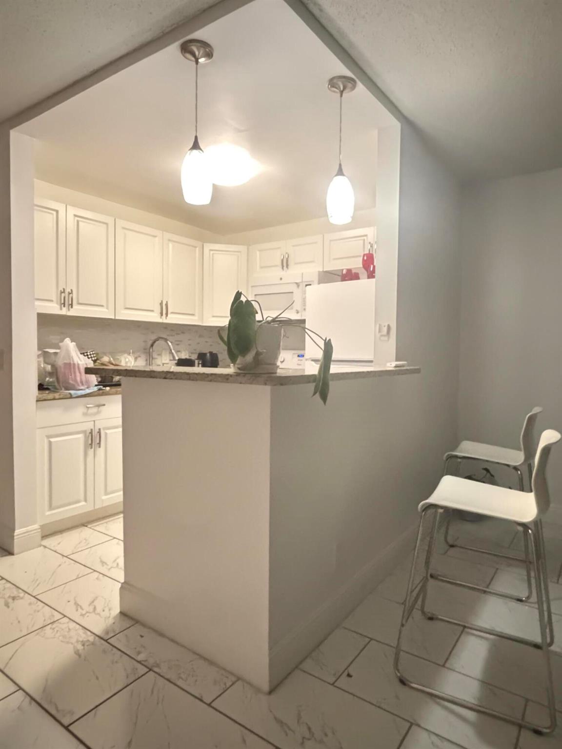 CAMBRIDGE CONDO - Residential