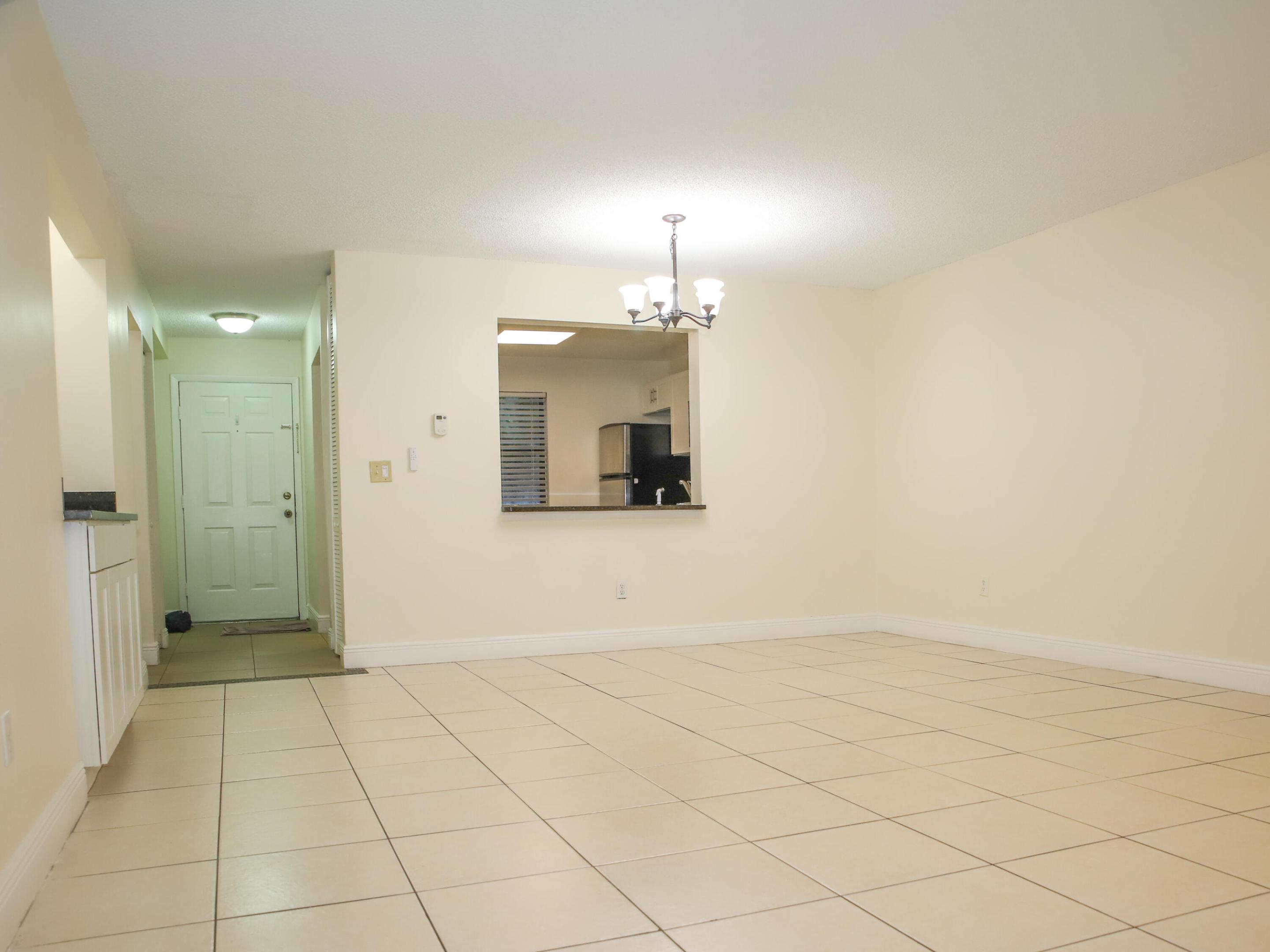 2007 W LAKEVIEW Drive W