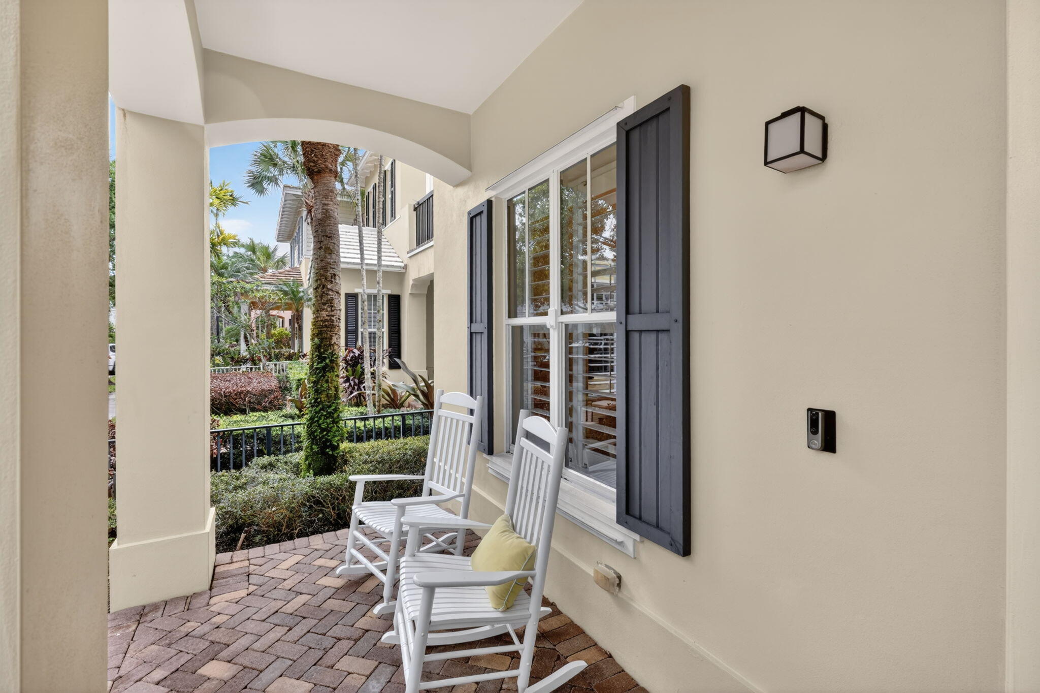 View photos, virtual tours, details... 216 W Bay Cedar Circle