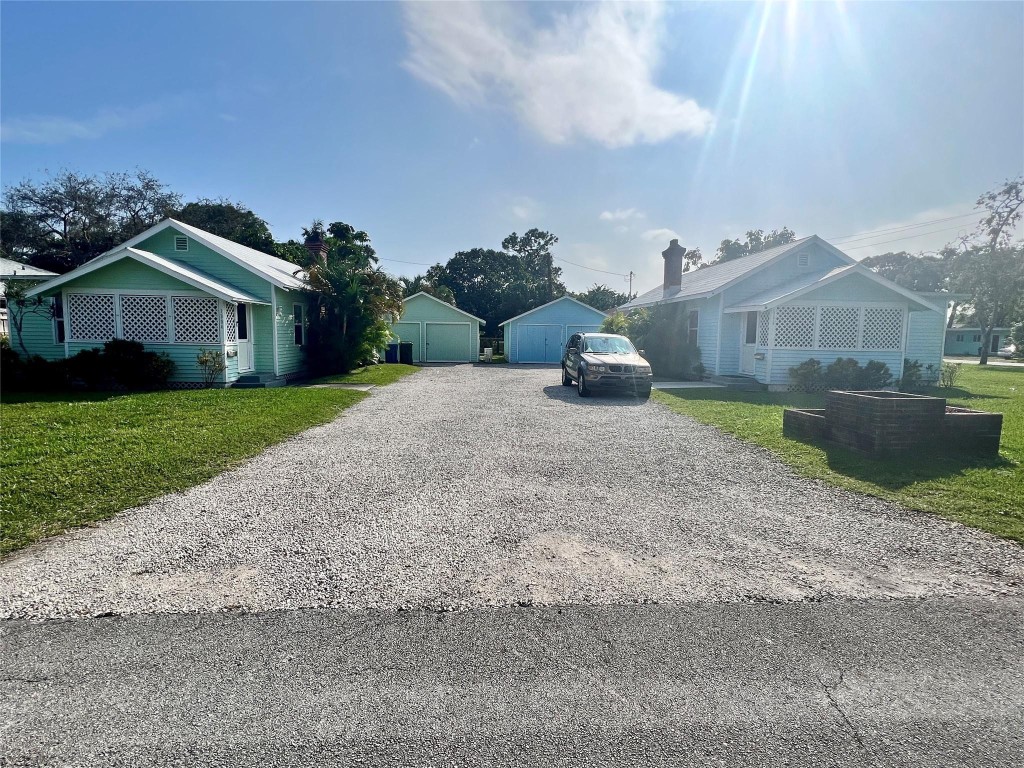 1338 - 1384 NE - 1384 35th Street