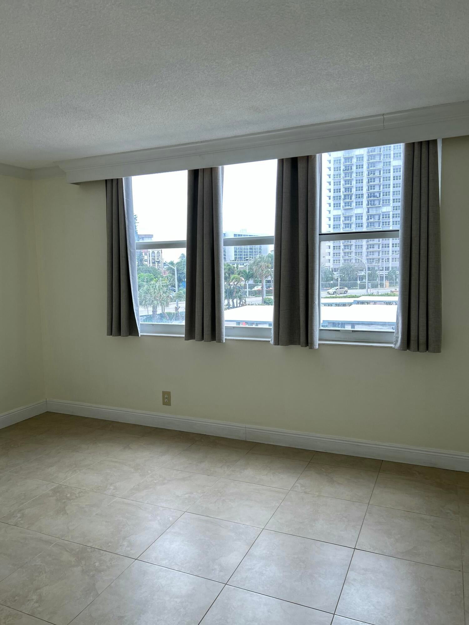 305 N POMPANO BEACH Boulevard 205