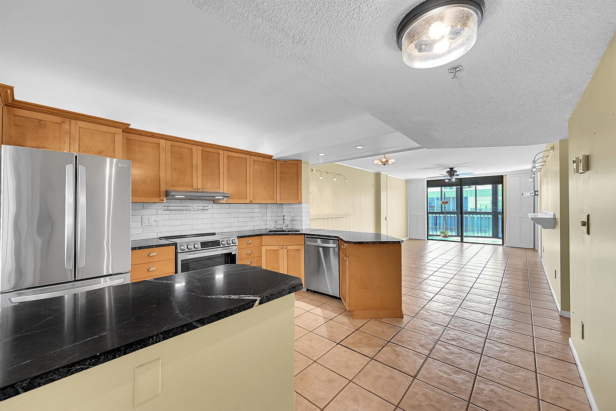 896 N Federal Highway 431