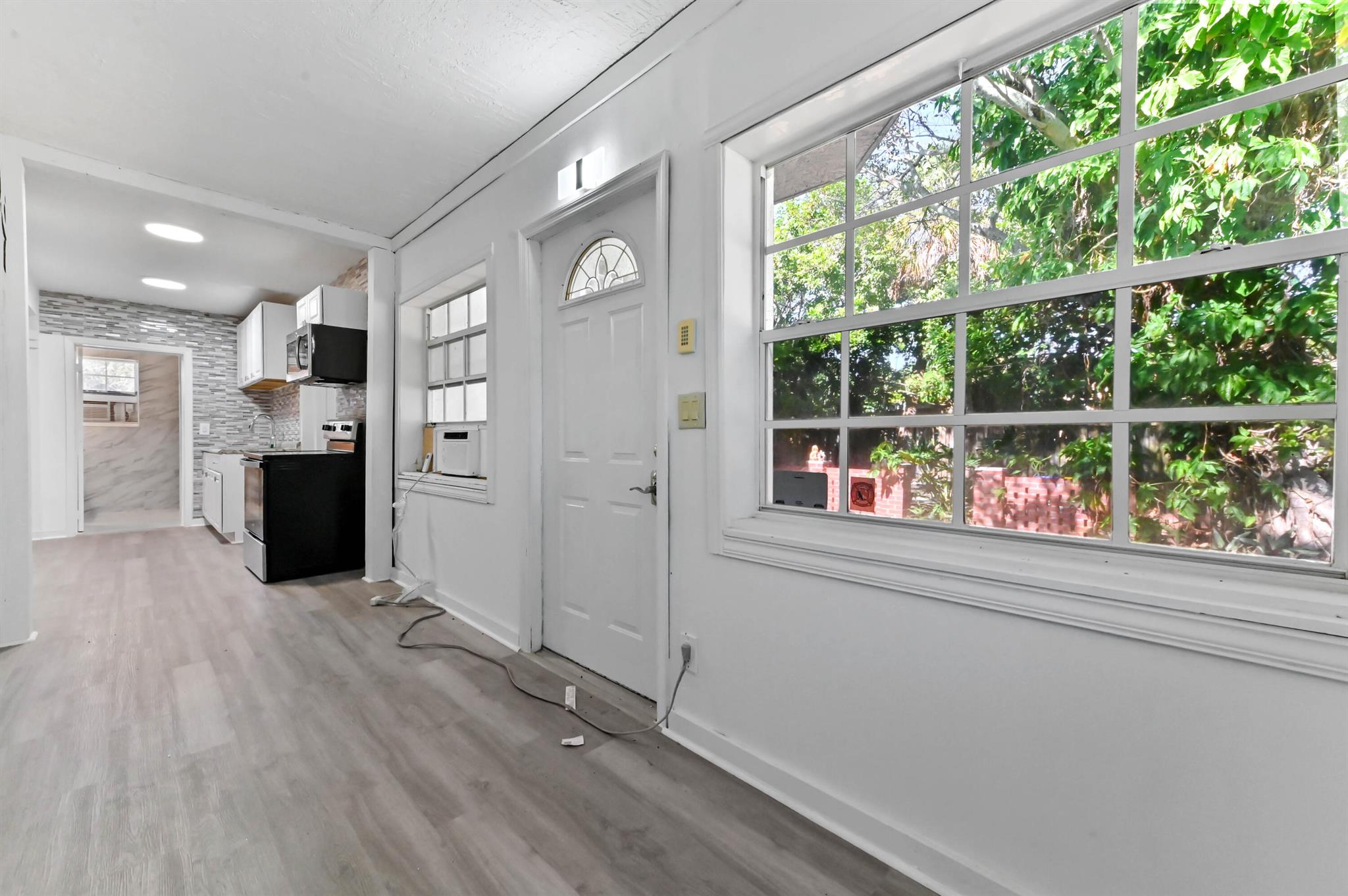 1831 Juno Road 1, North Palm Beach, FL, 33408/$679,900 3 1831 Juno Road 1