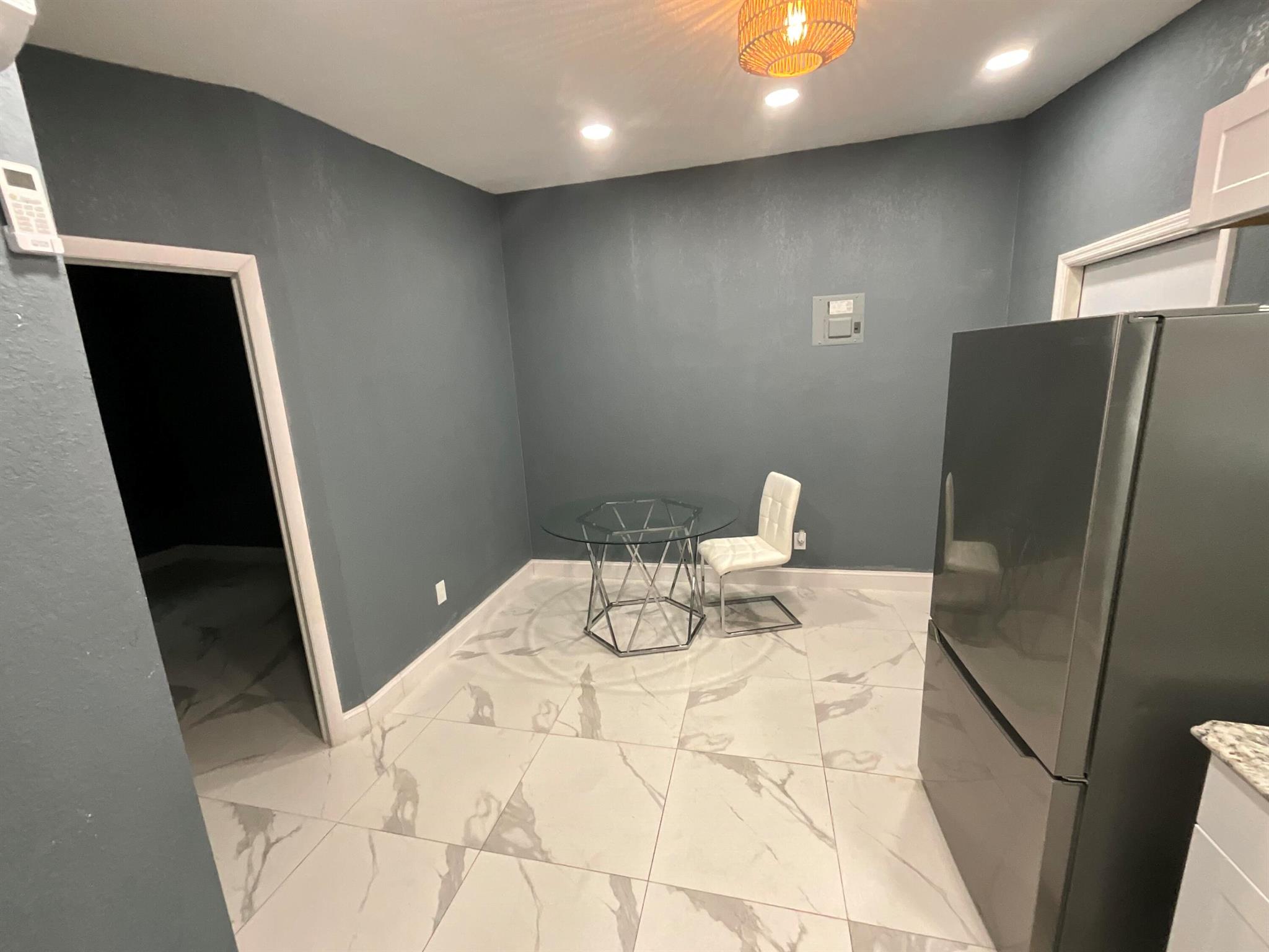Cozy one bedroom efficiency with electric and water included. Right near 95 exit. Short term or Seasonal rental welcome. Perfect for a couple or a traveling nurse. Quick move-in process.