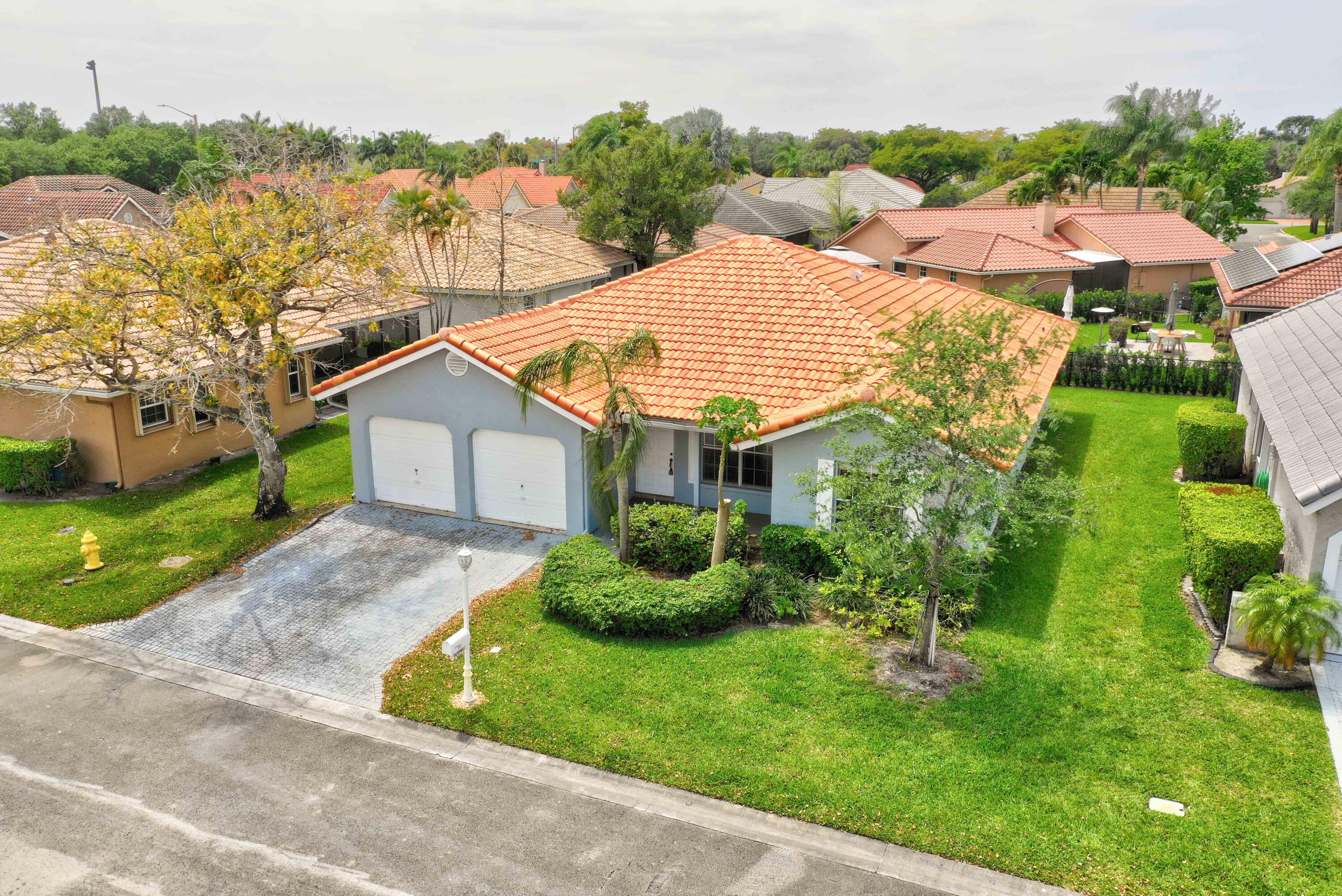 SPRINGS HAMLET VILLAS - Residential