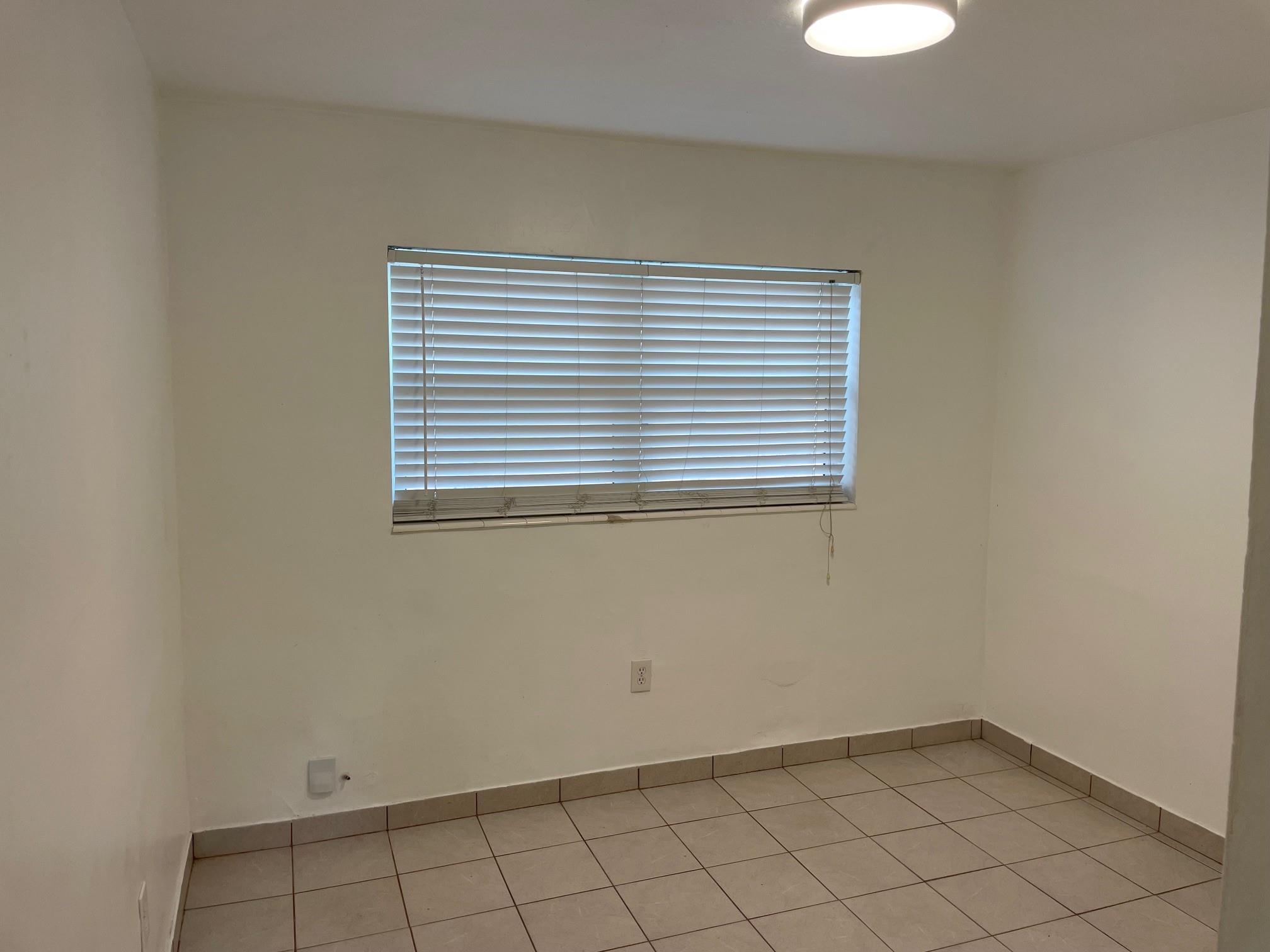 Hollywood Hills 6-22 B - Residential