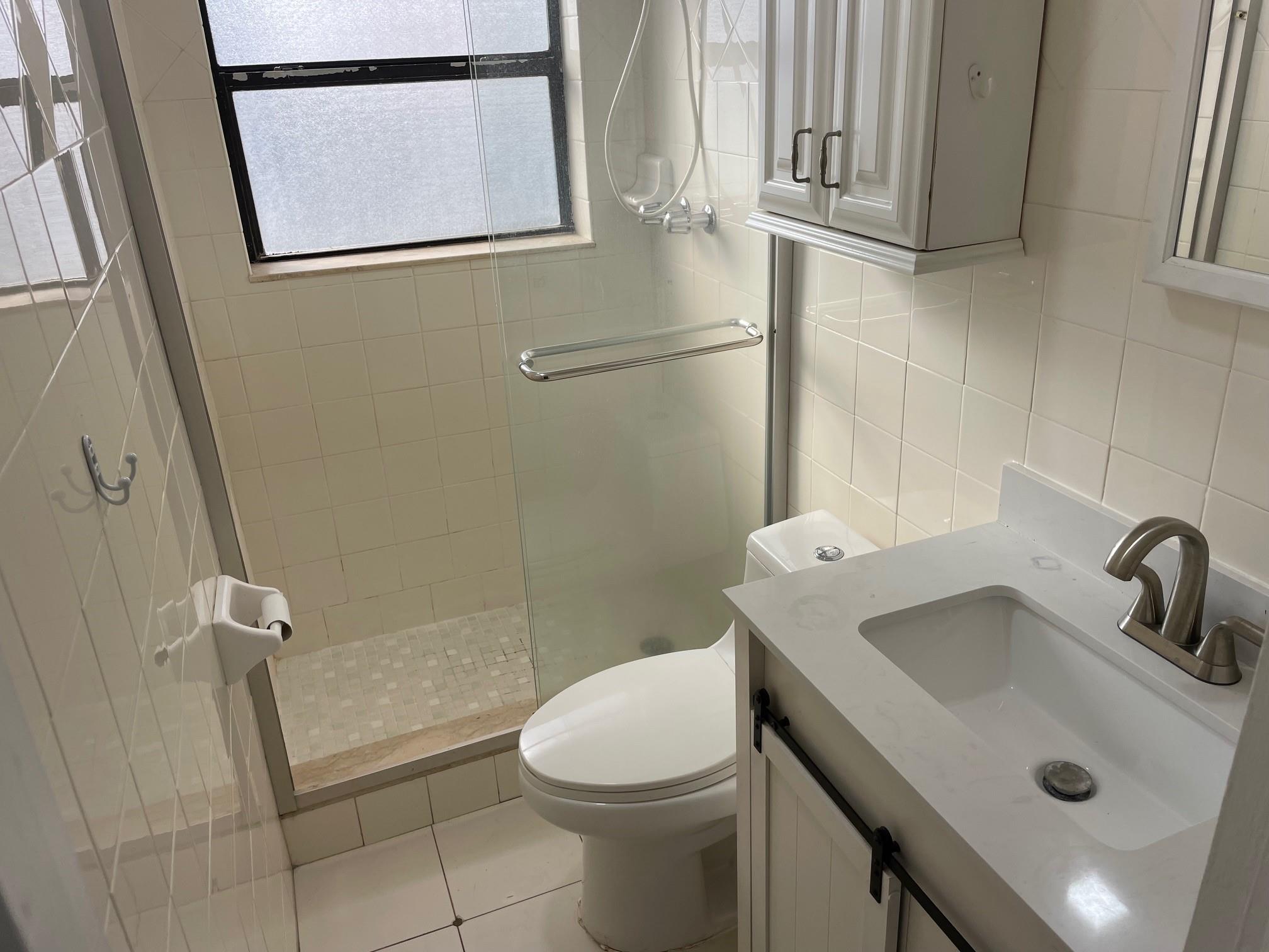 Hollywood Hills 6-22 B - Residential