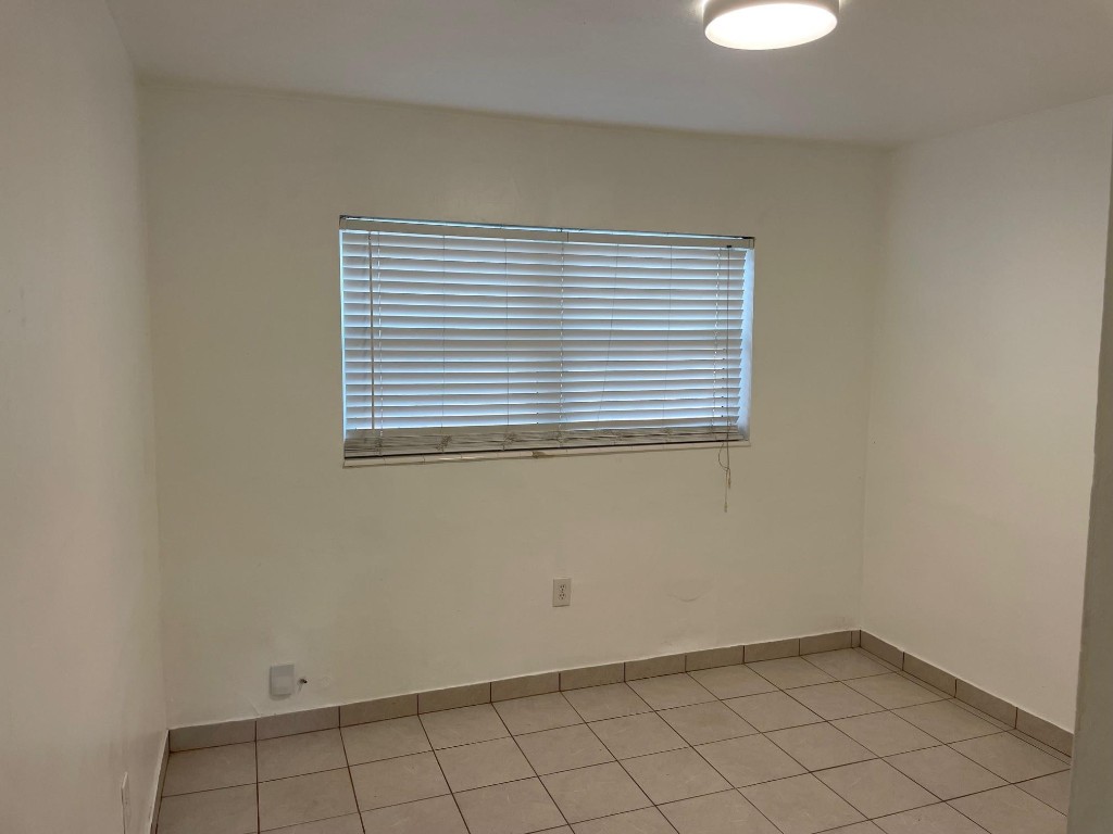 Hollywood Hills 6-22 B - Residential