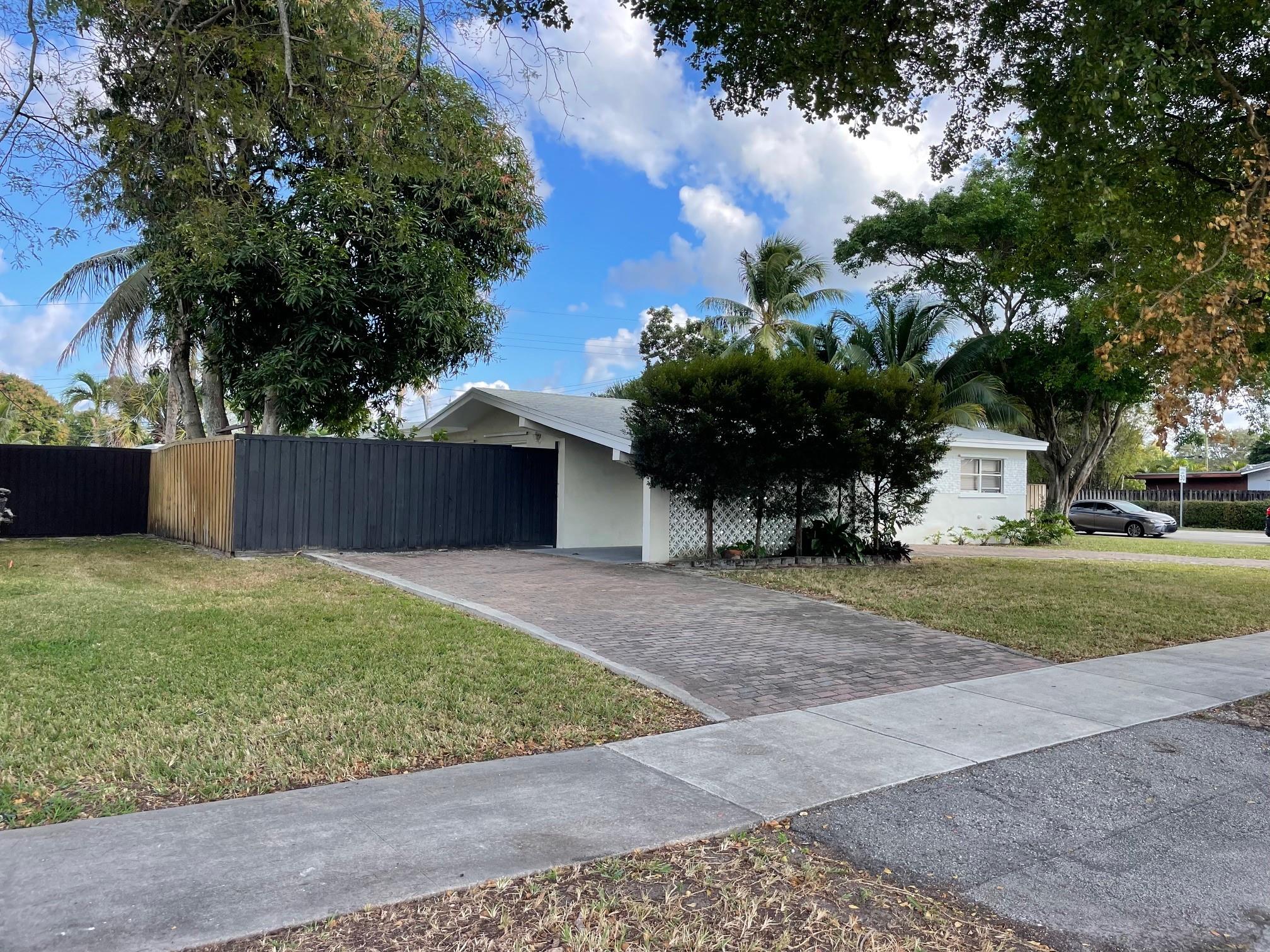 Hollywood Hills 6-22 B - Residential