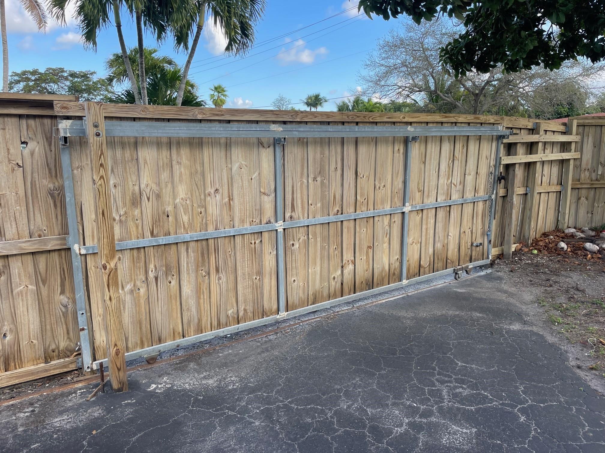 Hollywood Hills 6-22 B - Residential