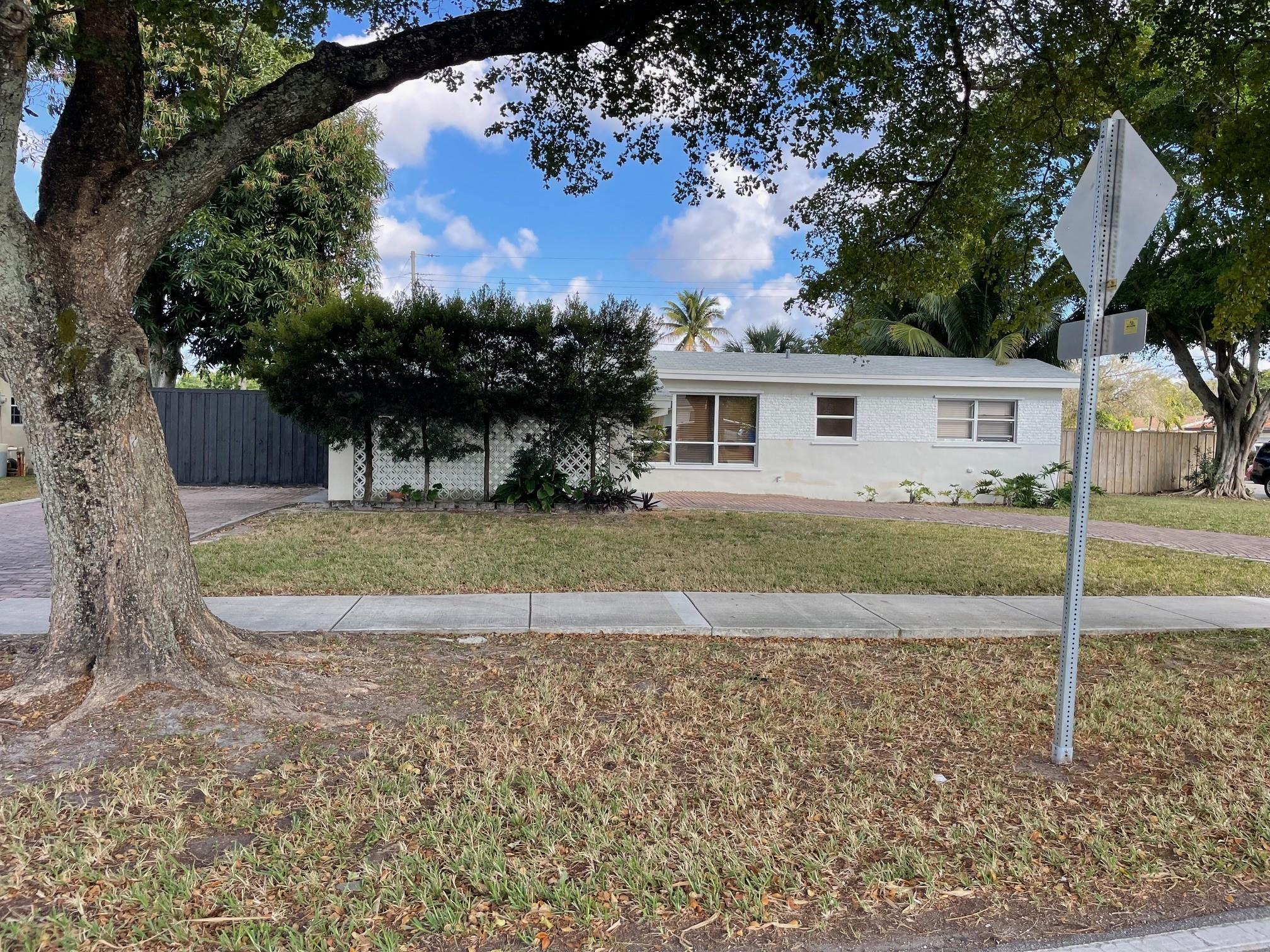 Hollywood Hills 6-22 B - Residential