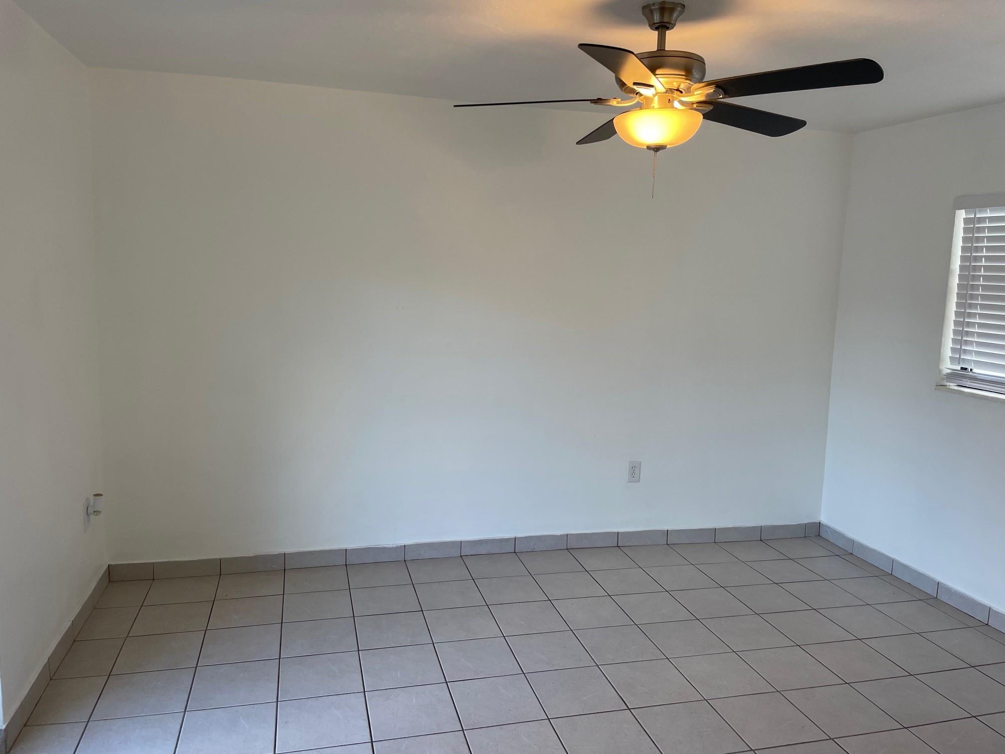 Hollywood Hills 6-22 B - Residential