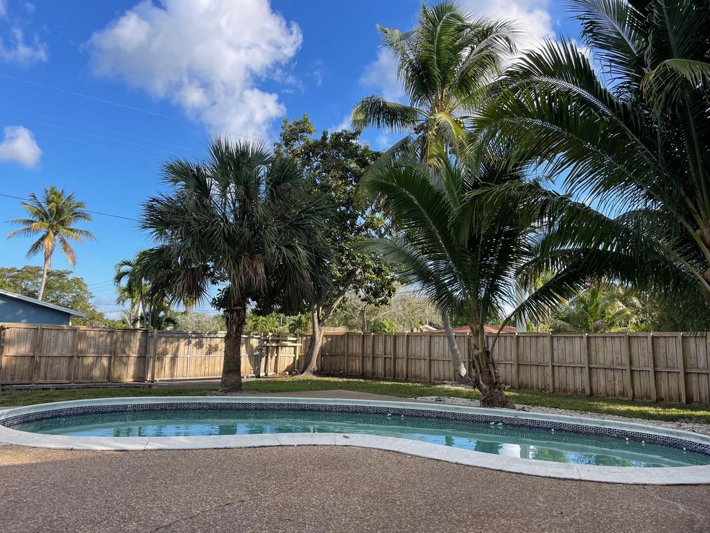 Photo of 901 N 46th Ave, Hollywood, FL 33021 (MLS # F10541689)