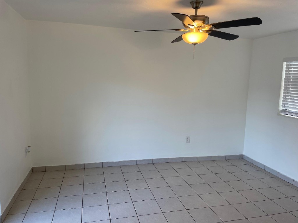 Hollywood Hills 6-22 B - Residential