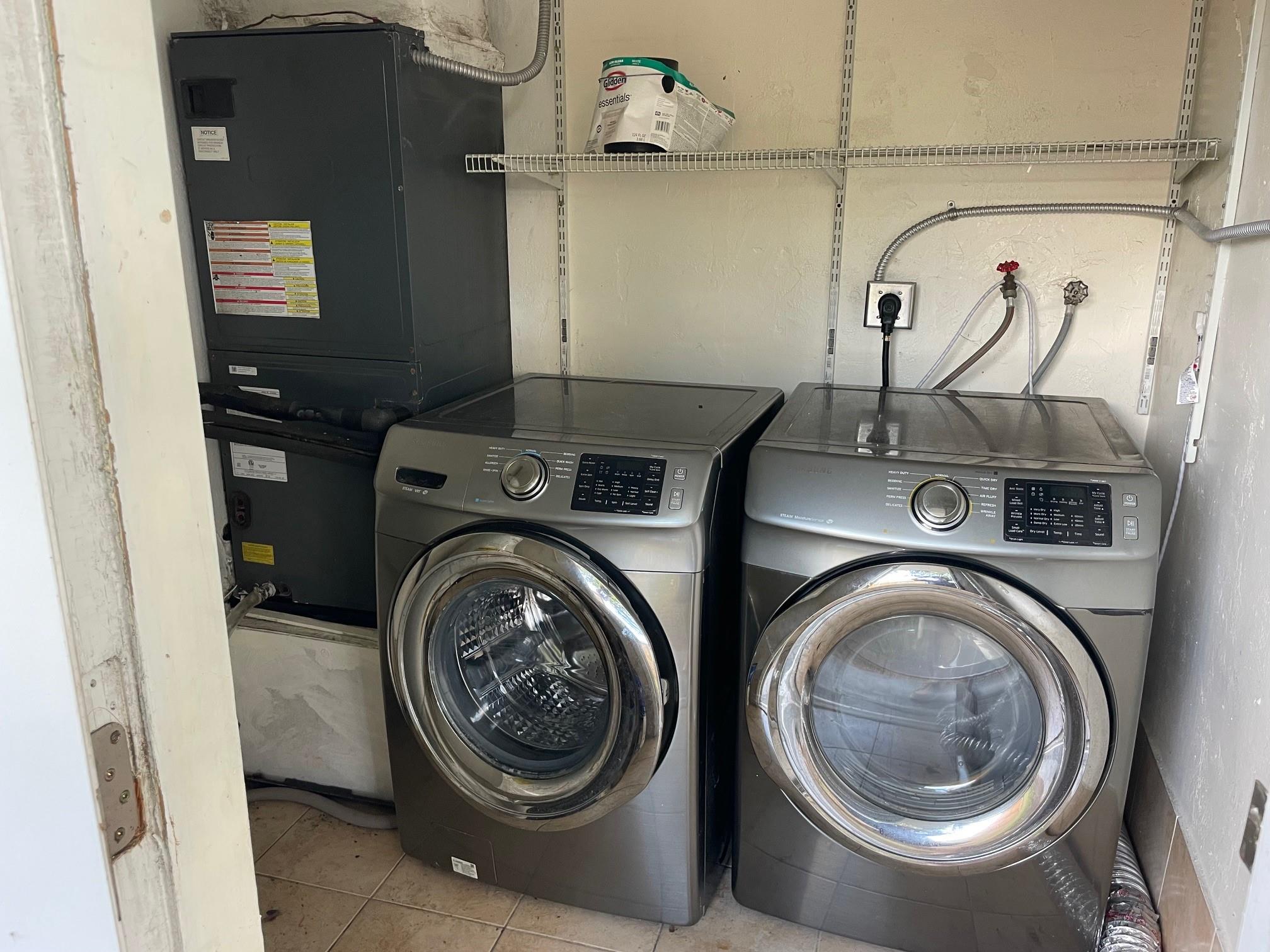 Hollywood Hills 6-22 B - Residential