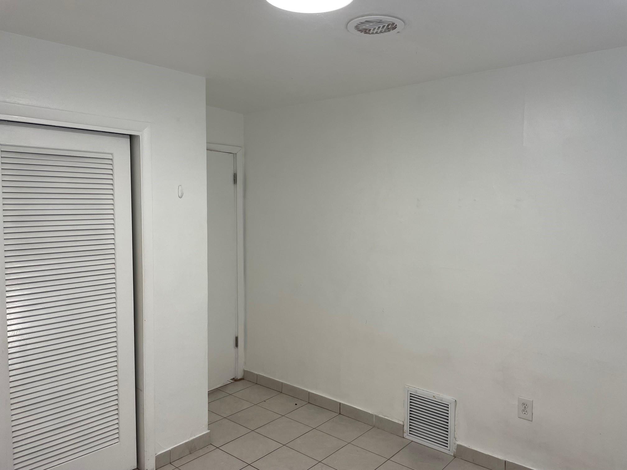 Hollywood Hills 6-22 B - Residential