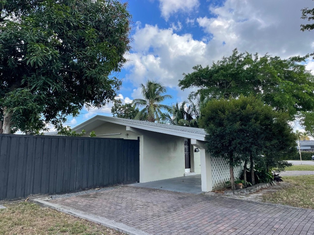 Hollywood Hills 6-22 B - Residential