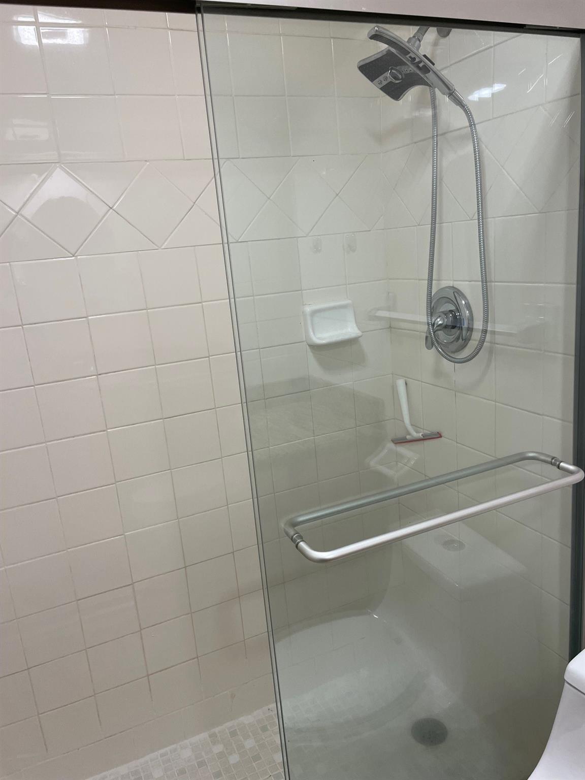 Hollywood Hills 6-22 B - Residential