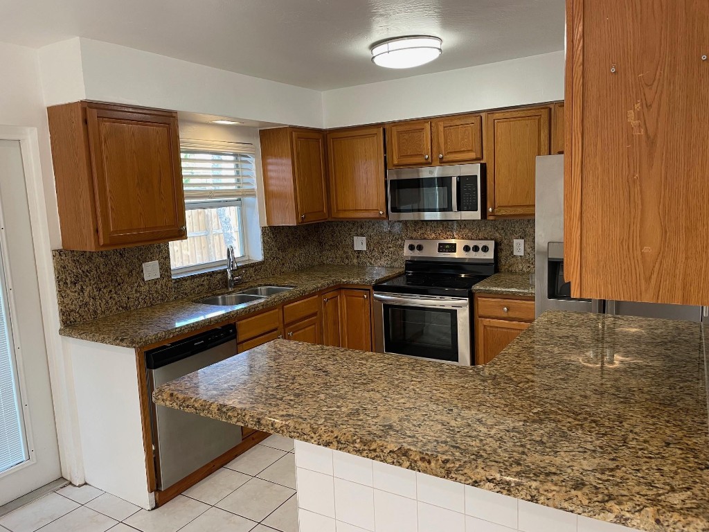 Hollywood Hills 6-22 B - Residential