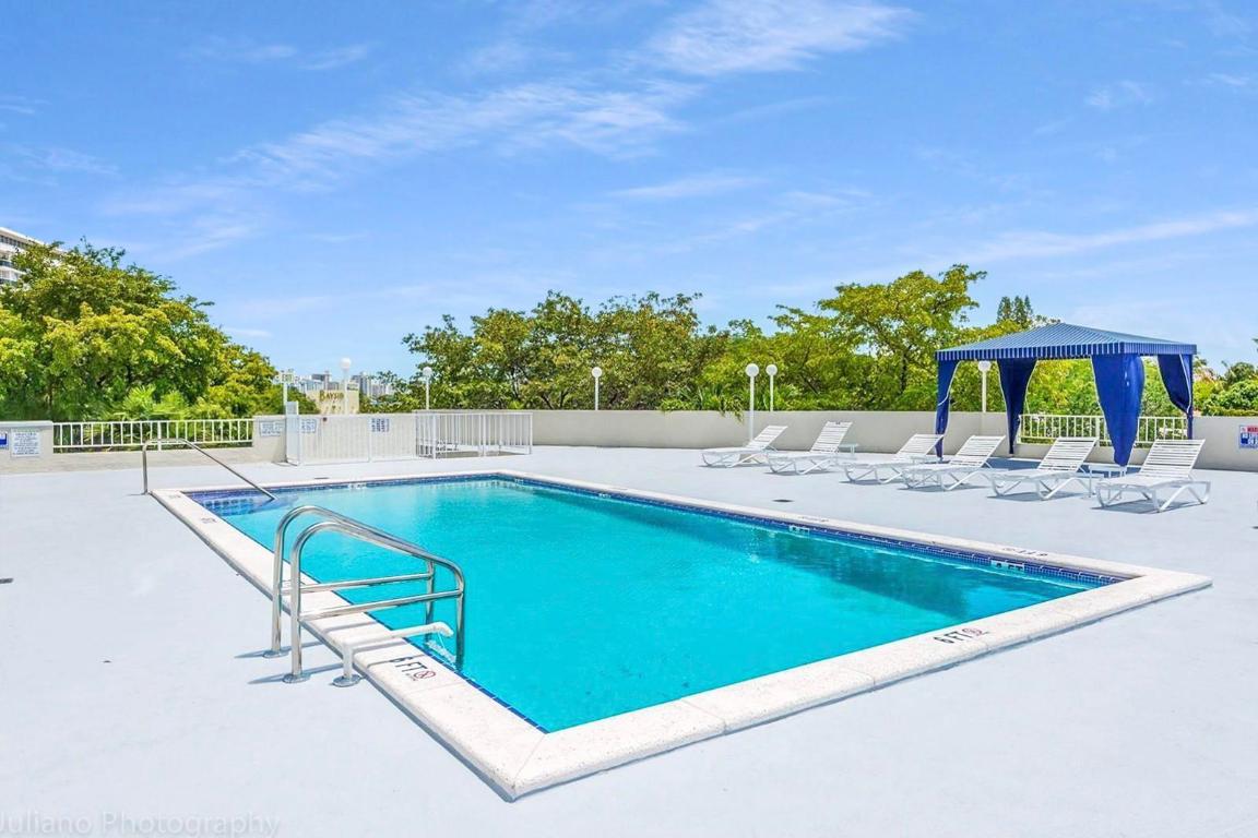 STANTON HOUSE CONDO - Residential