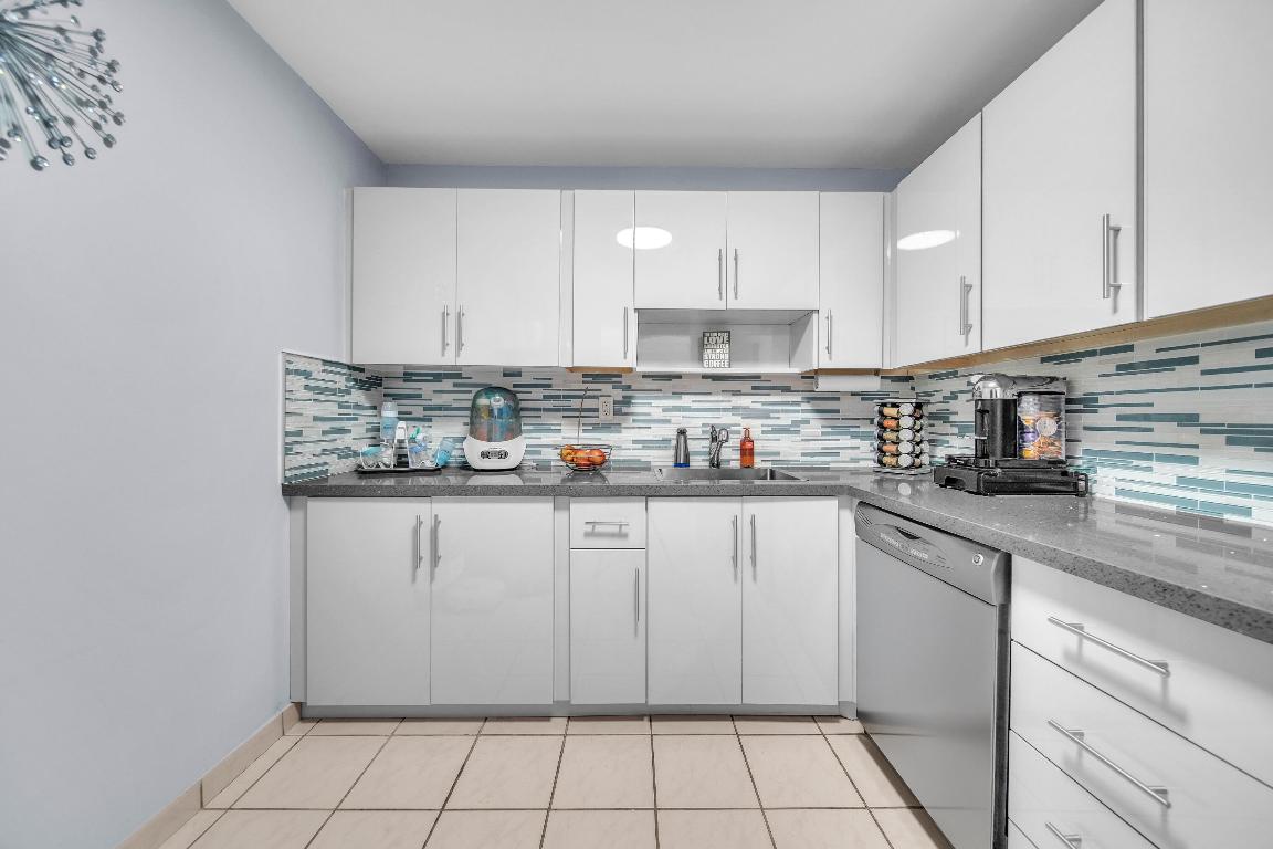 STANTON HOUSE CONDO - Residential