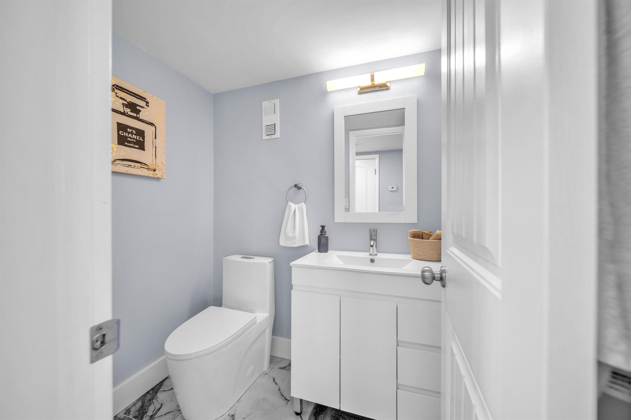 STANTON HOUSE CONDO - Residential