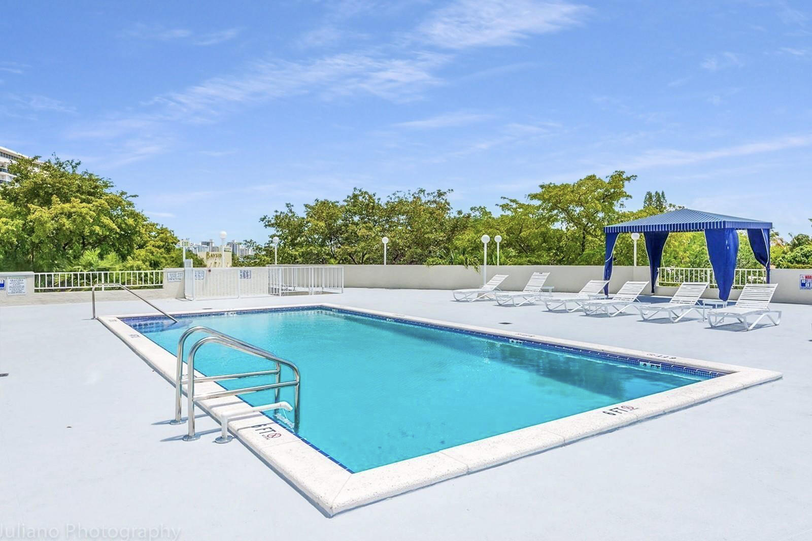 STANTON HOUSE CONDO - Residential