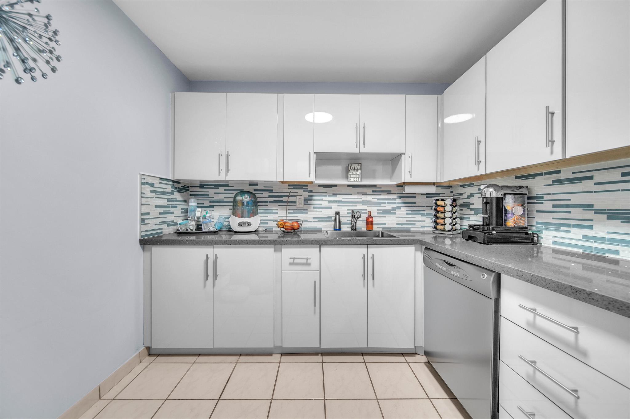 STANTON HOUSE CONDO - Residential