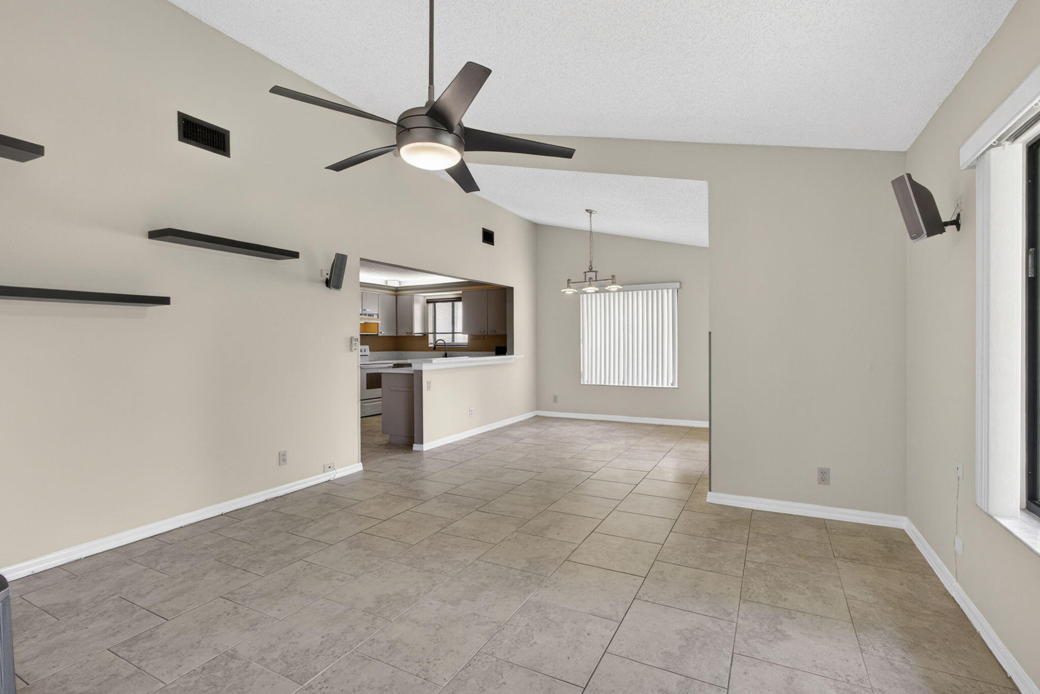 JOGGERS RUN - Residential
