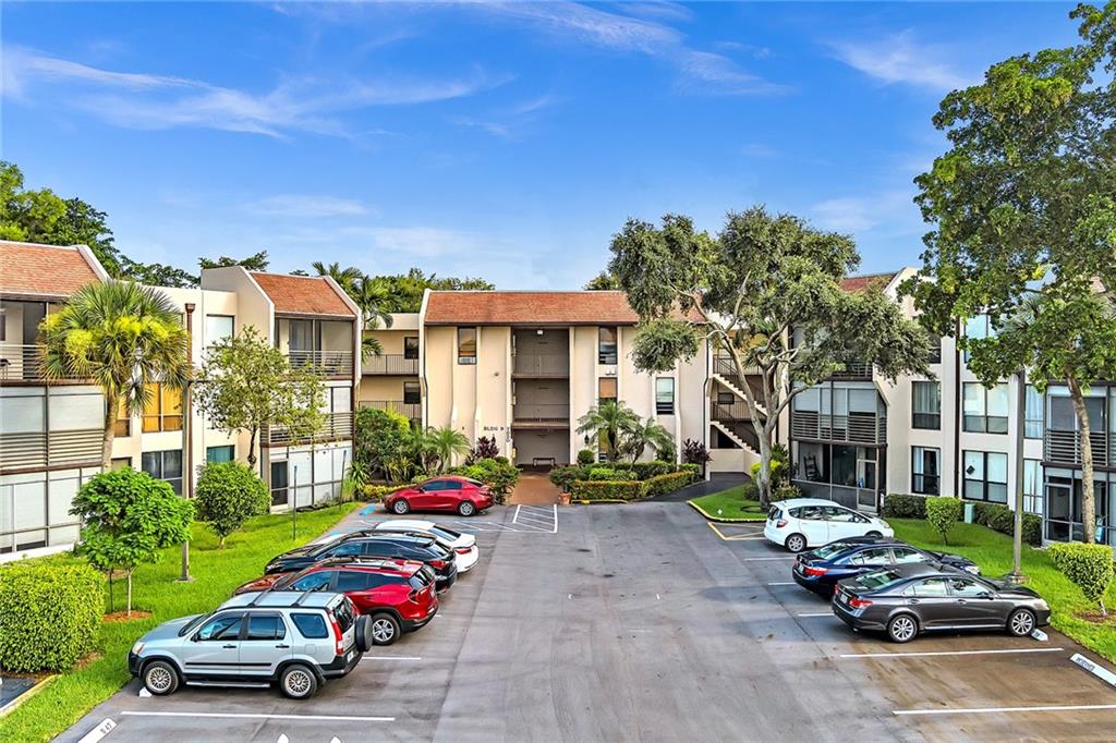 CONCORD VILLAGE 6 CONDO - Residential