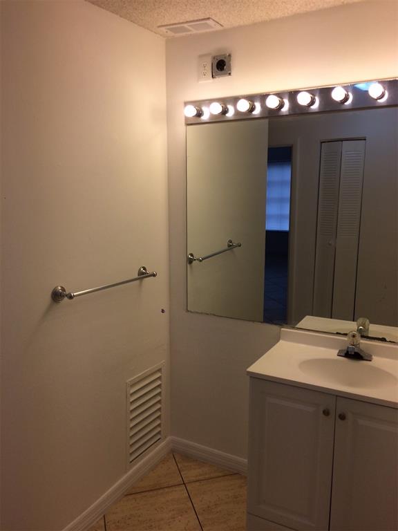 Woodglen Condo - Residential Lease