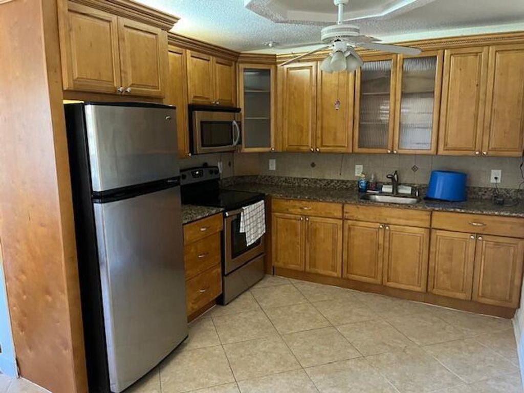 listing image 0