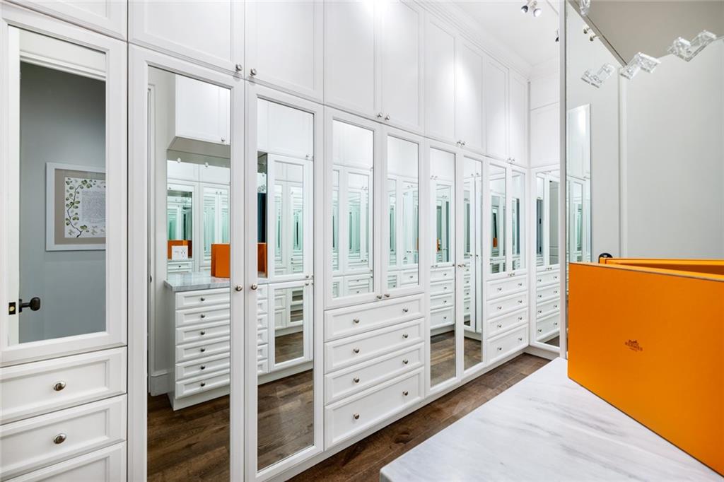 Lucille Island 37-19 B - Residential