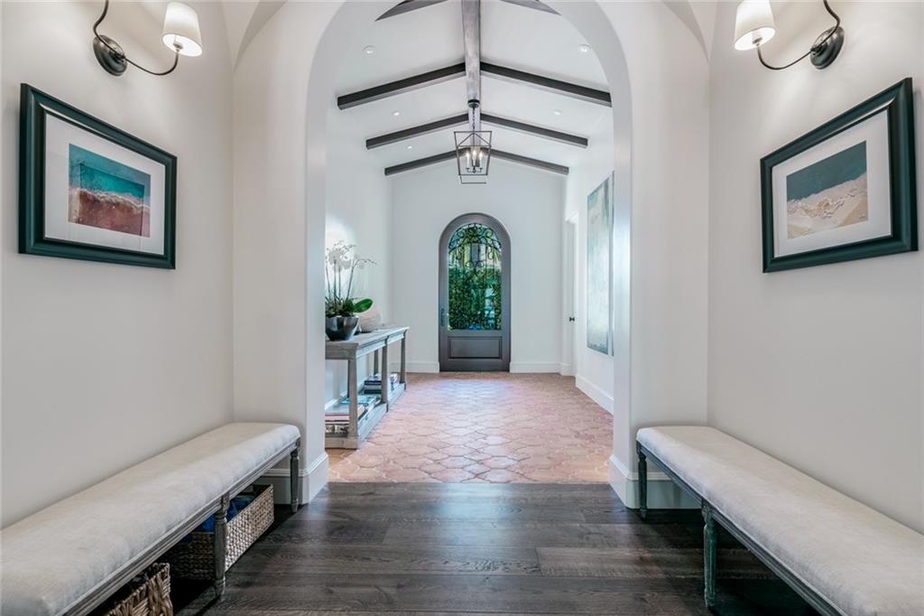 Lucille Island 37-19 B - Residential