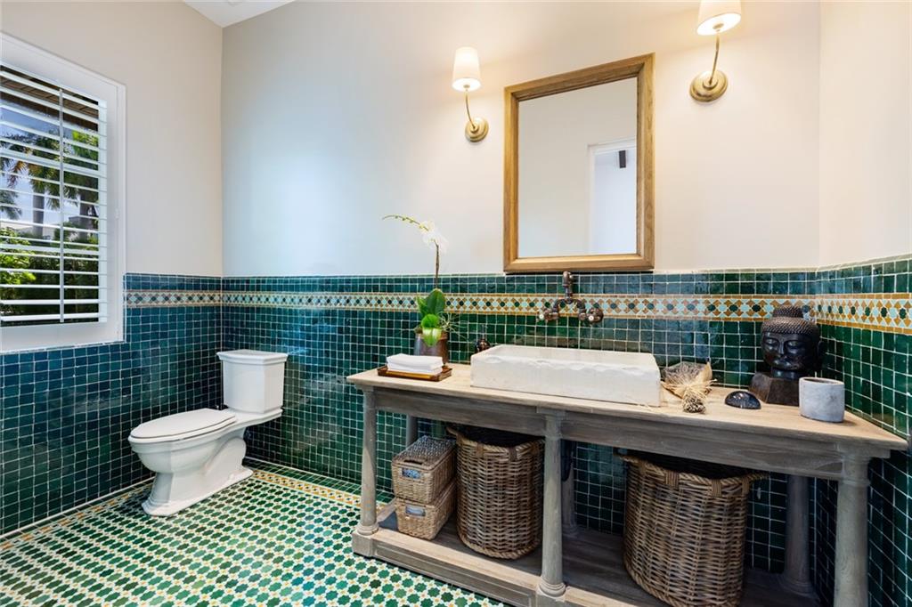 Lucille Island 37-19 B - Residential