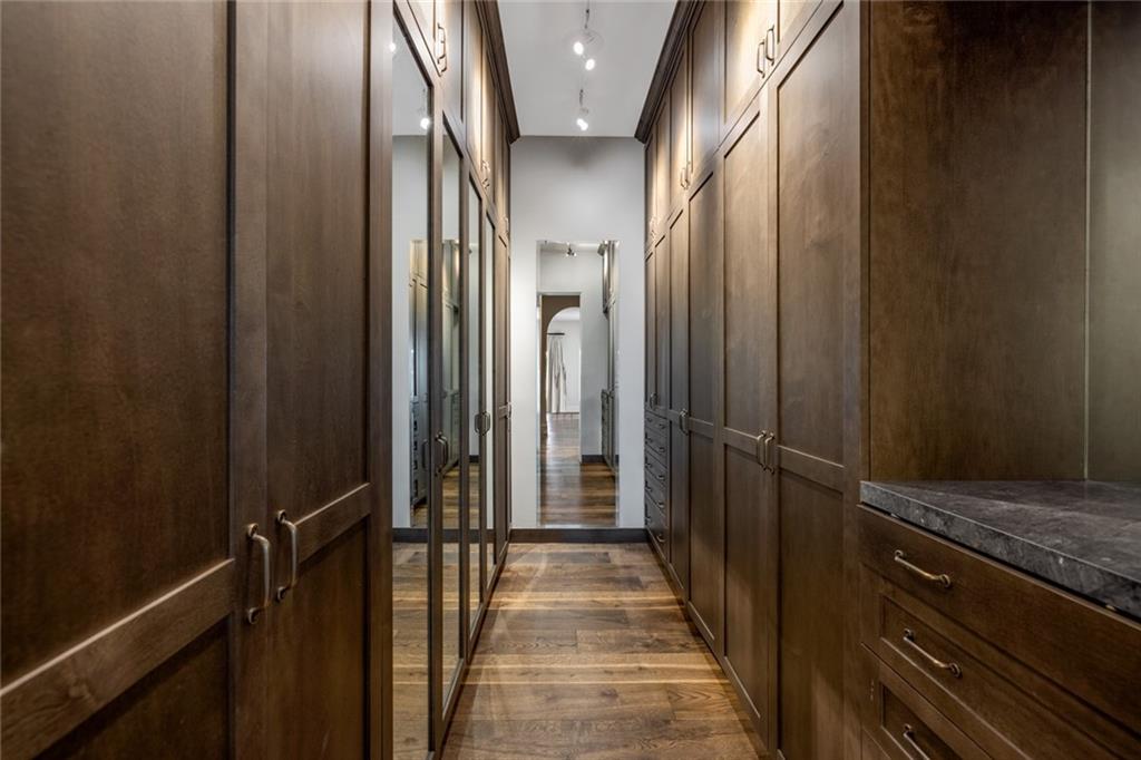 Lucille Island 37-19 B - Residential