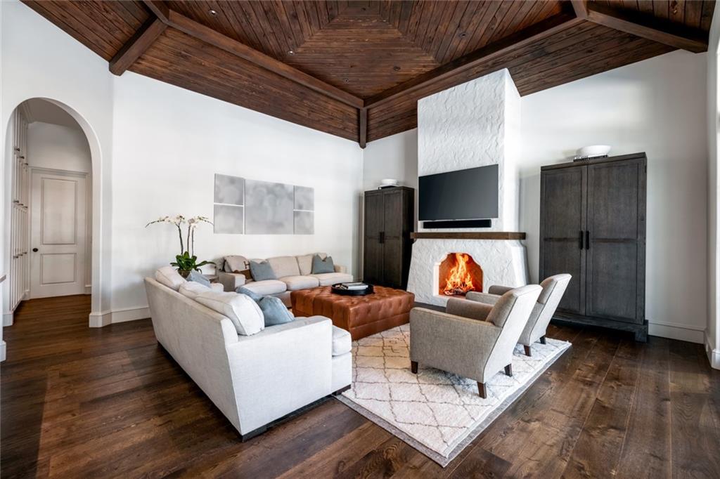 Lucille Island 37-19 B - Residential